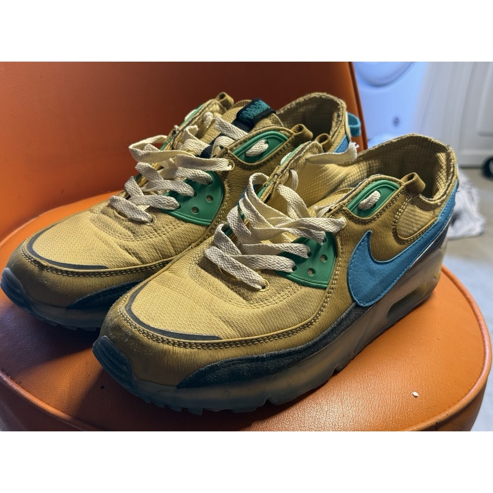 Nike Men’s Yellow & Teal Air Max Sneakers